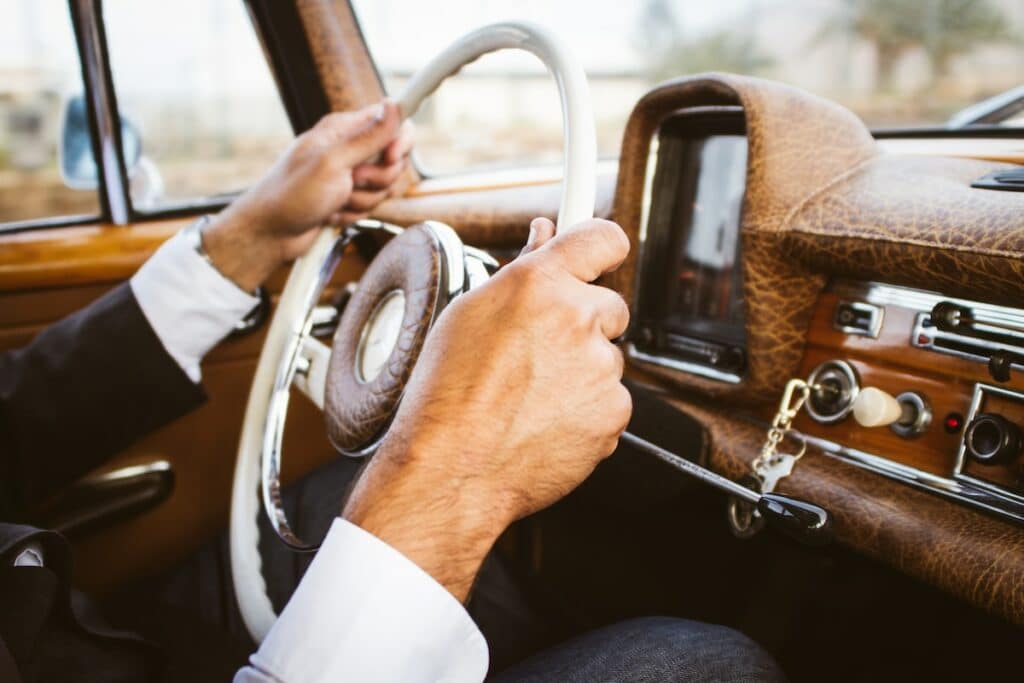 louer une voiture de mariage avec chauffeur